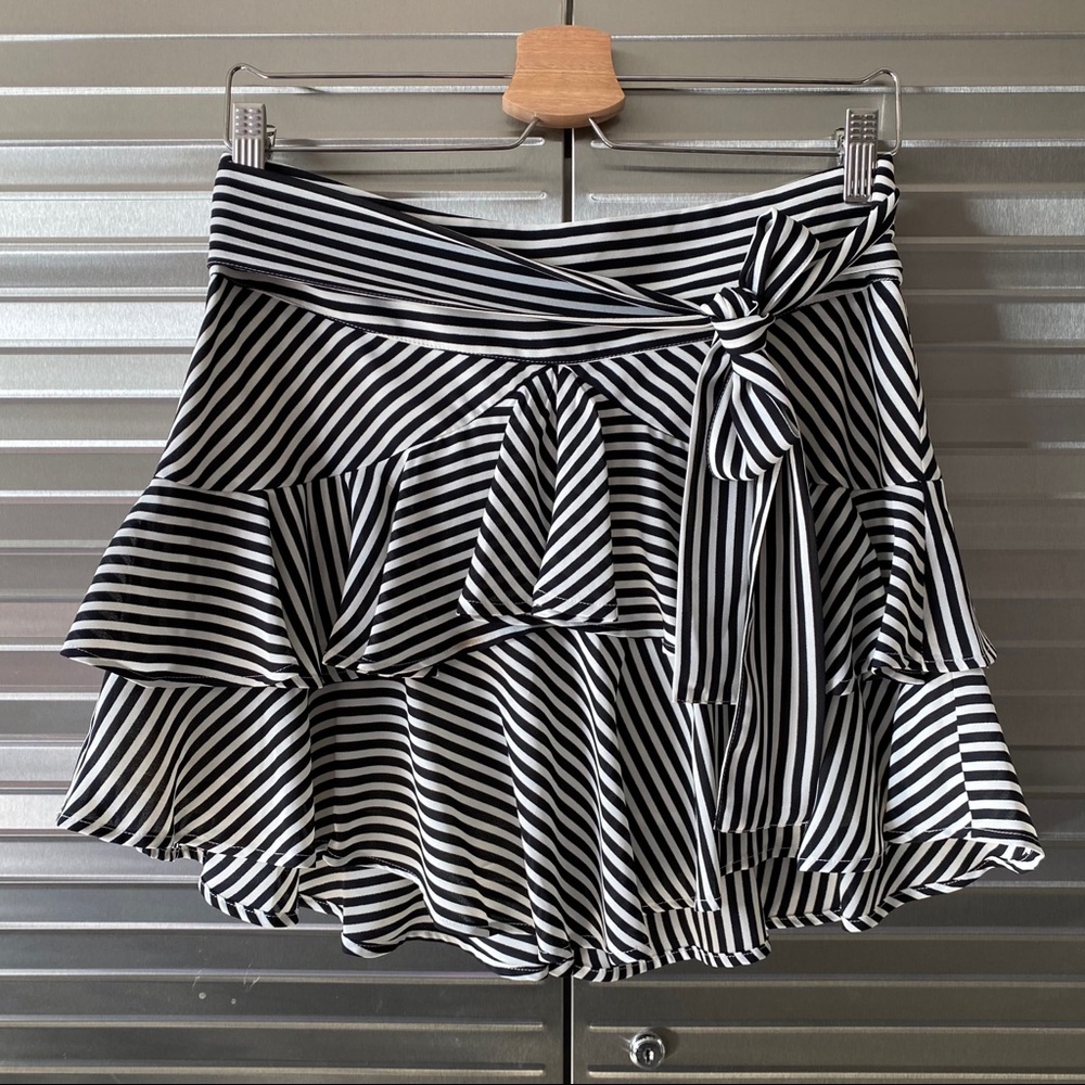 Express Tiered Striped Mini Skirt SZ 6 NWT